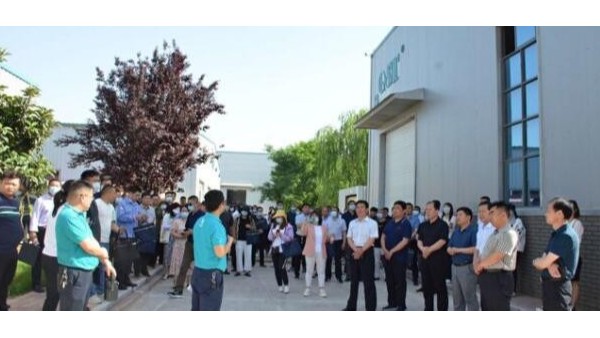 恭喜人妻系列电影偉業在“6看6比”活動中榮（róng）獲多（duō）個榮譽稱號